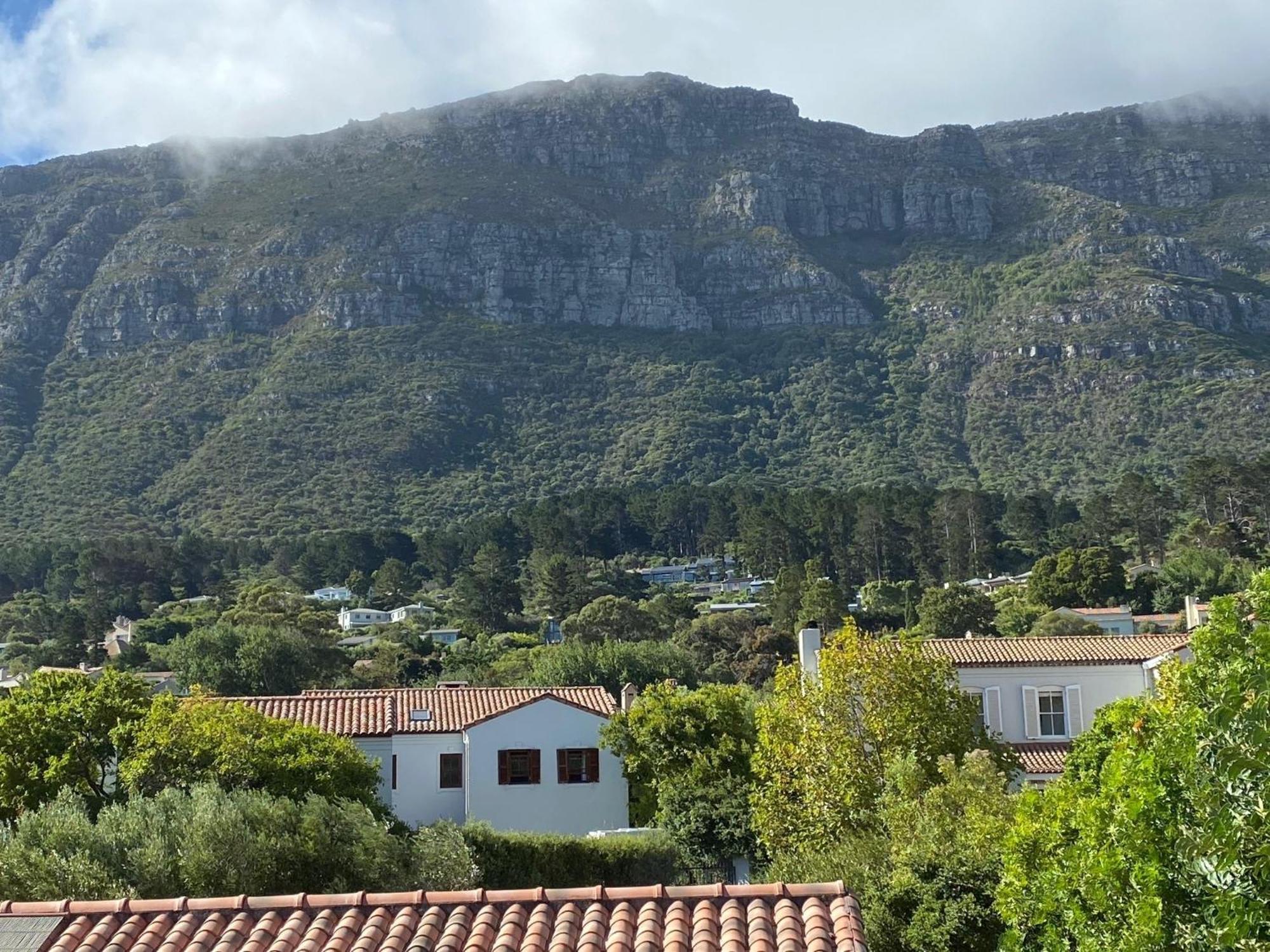 Mountain View In Exclusive Security Estate, Hout Bay, * Kapstadt